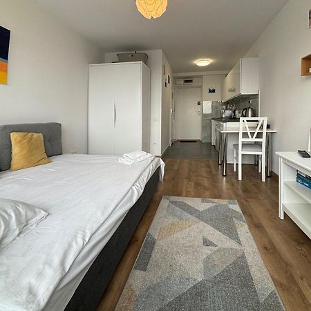 ורשה Sweet Life Apartment Next To Metro Station מראה חיצוני תמונה