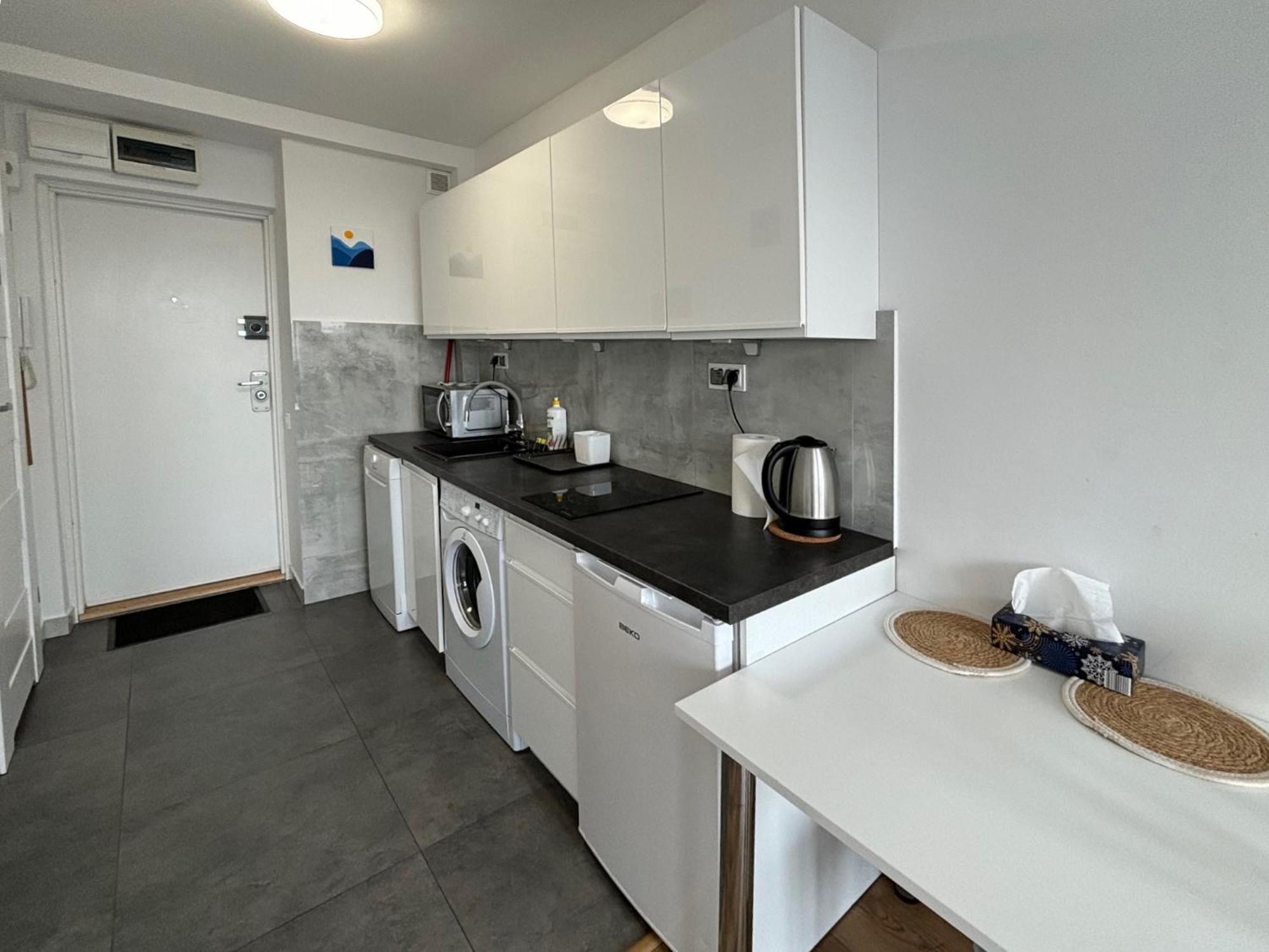 ורשה Sweet Life Apartment Next To Metro Station מראה חיצוני תמונה